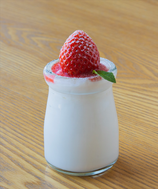 🍓ヤクルトカフェで楽しめる！ヤクルトクリームイチゴプリン🍓